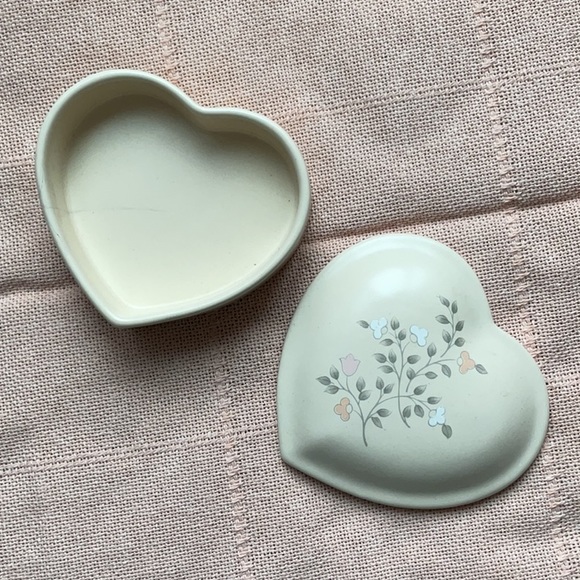 Pfaltzgraff Remembrance Heart Shaped Trinket Box - Picture 2 of 6
